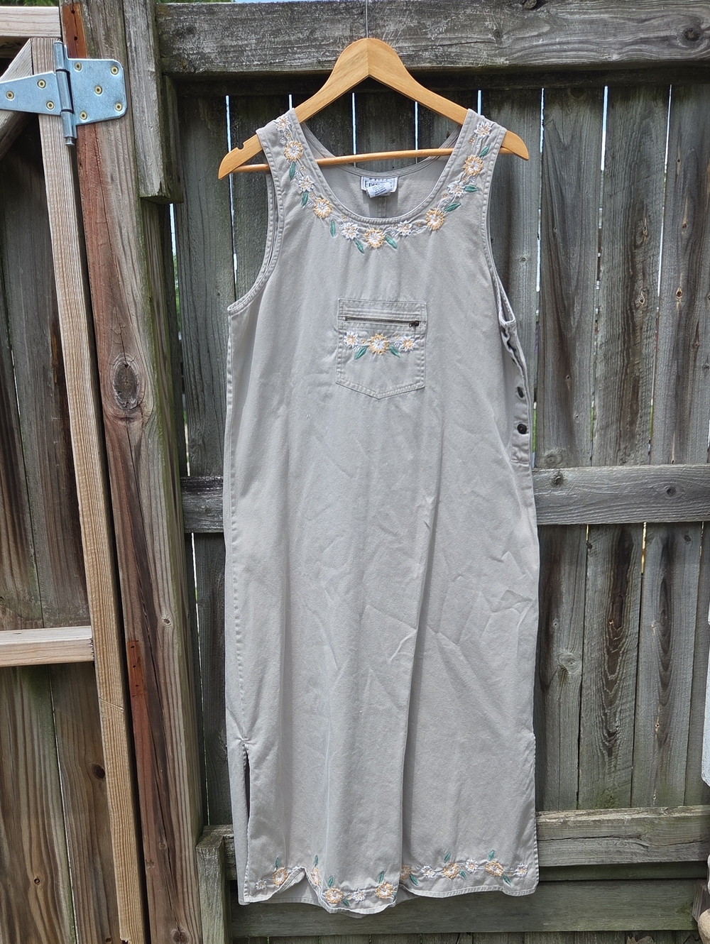 Sleeveless Embroidered Beige Maxi Dress